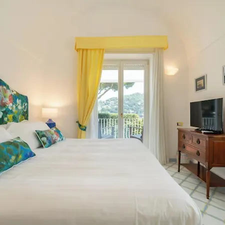 Vista Moderna Capri
