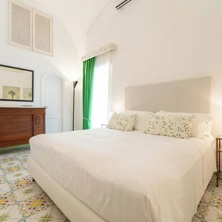 Vista Moderna Capri